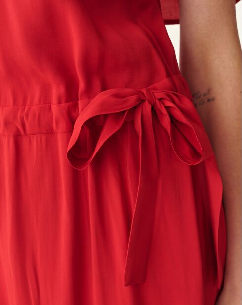 Rotes Osta Kleid
