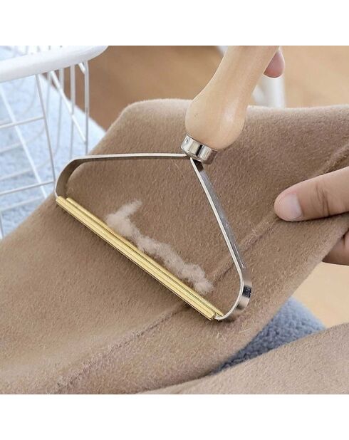 Rasoir anti bouloches marron