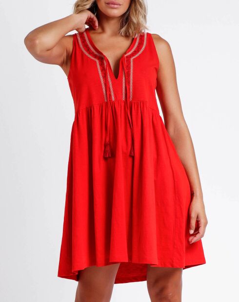 Robe blanche à motif cachemire rouge