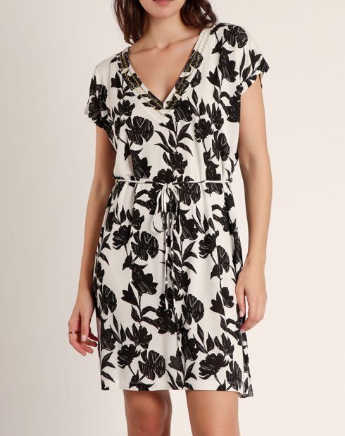 Weißes Kurzarmkleid