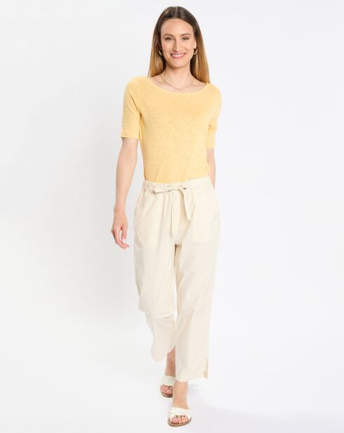 Gelbes T-Shirt mit U-Boot-Ausschnitt