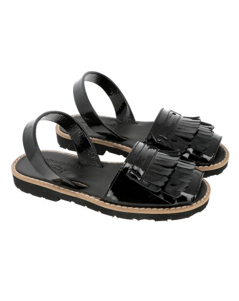Sandalias negras de cuero universitario