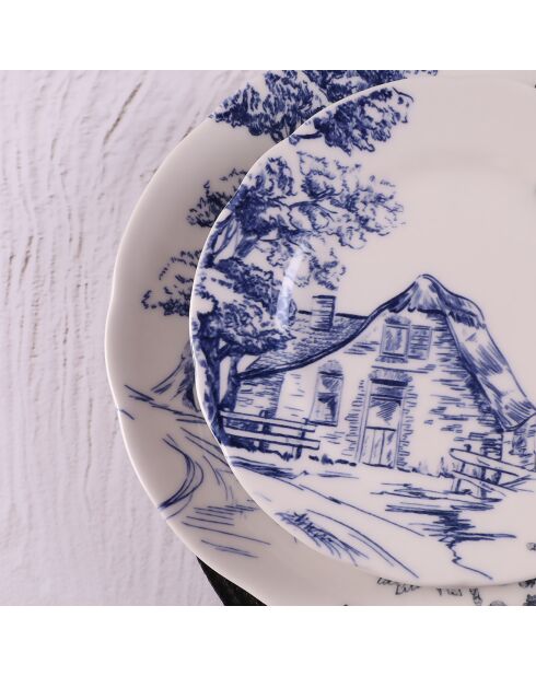 7 Assiettes plates en Porcelaine multicolores