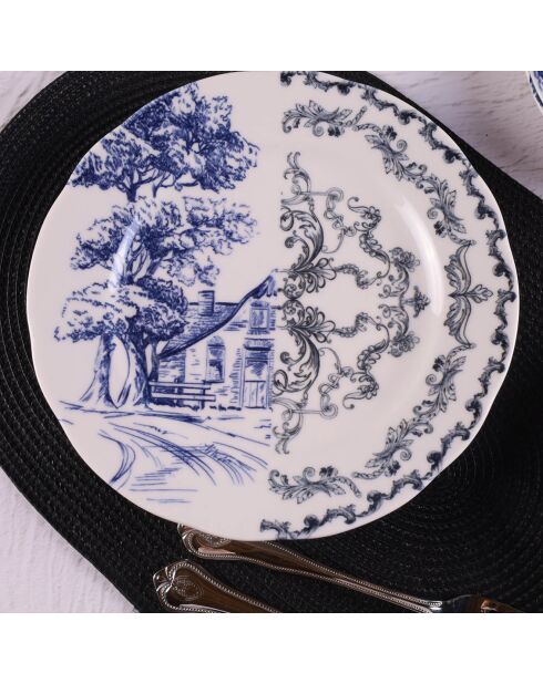 7 Assiettes plates en Porcelaine multicolores