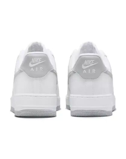 Baskets Air Force 1 07 blanches