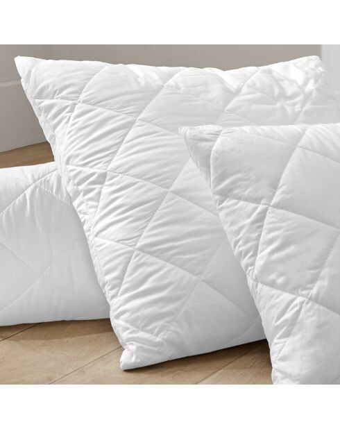 2 weiße, gesteppte und atmungsaktive Kissenschoner