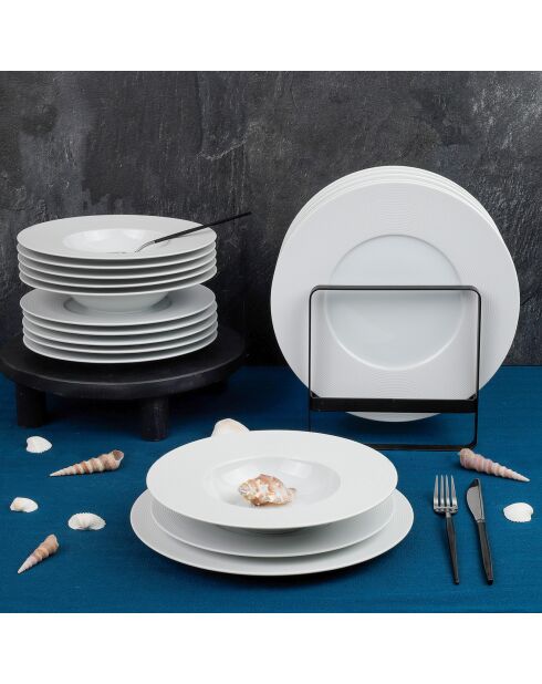 Servies van wit porselein batik - 18 stuks