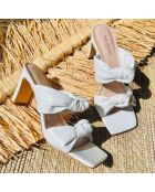 Mules en Cuir Betty blanches - Talon 7 cm