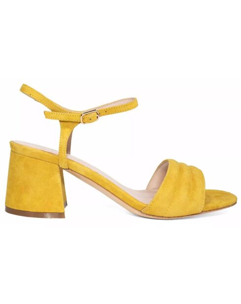 Senfgelbe Pfingstrosen-Sandalen aus Samt