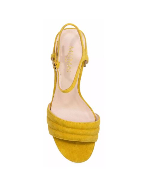 Senfgelbe Pfingstrosen-Sandalen aus Samt
