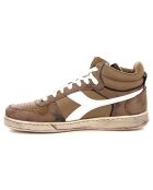 Braune und weiße Sneakers aus gebeiztem Leder