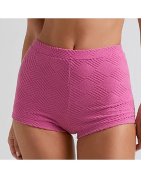 Short fuchsia