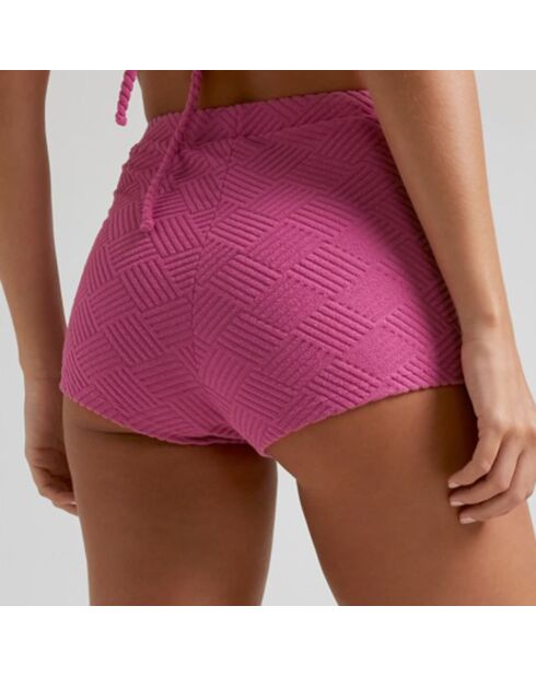 Short fuchsia