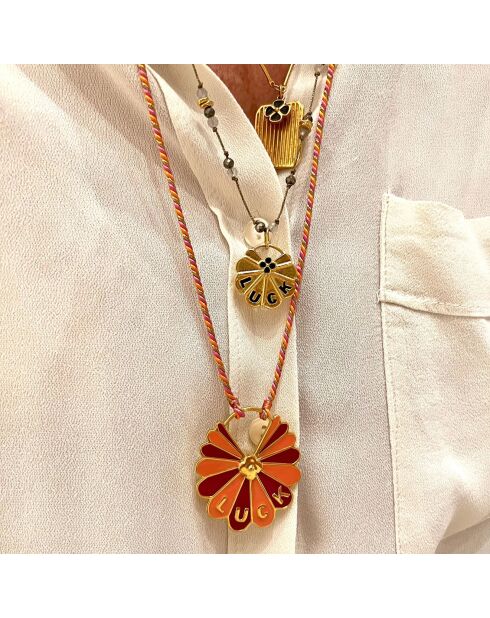 Pendentif Luck en plaqué Or laqué rose/corail