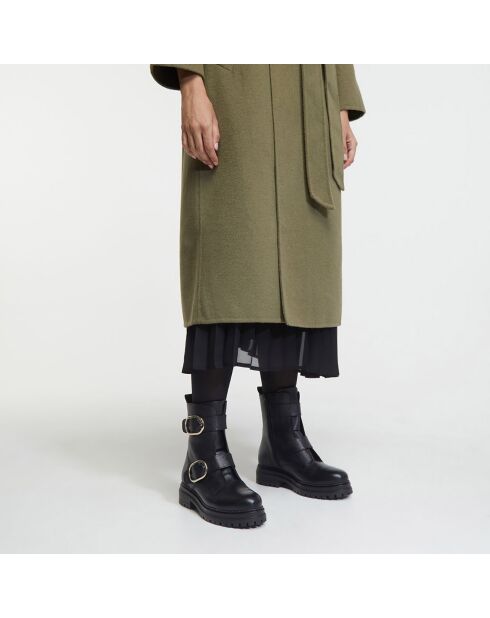 Stivali in pelle con fibbie nere