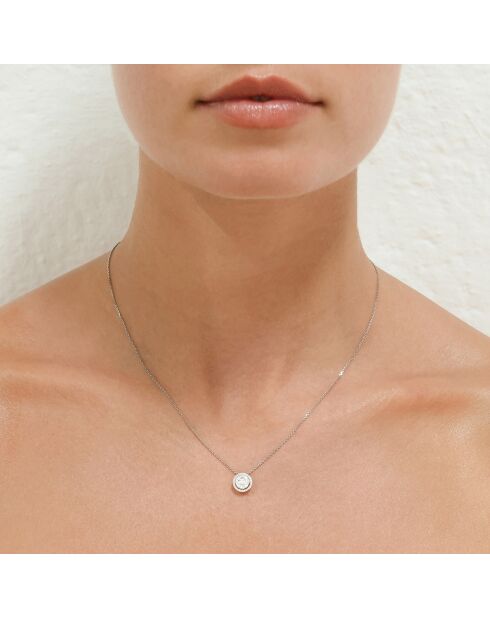 Colgante tipo cojín en oro blanco de 0,15 quilates