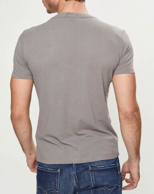 Graues kariertes T-Shirt mit Tasche