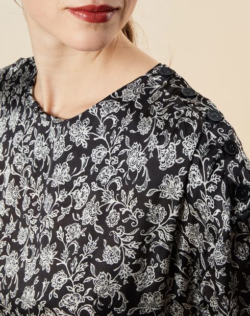 Natasha mittellanges und fließendes schwarzes bedrucktes Kleid