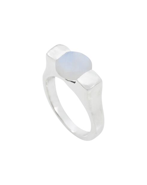 Ring van zilver en maansteen