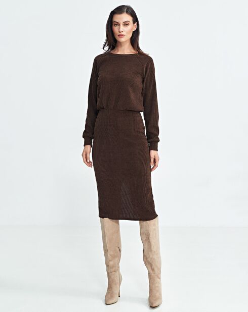 Vestido marrón rubí