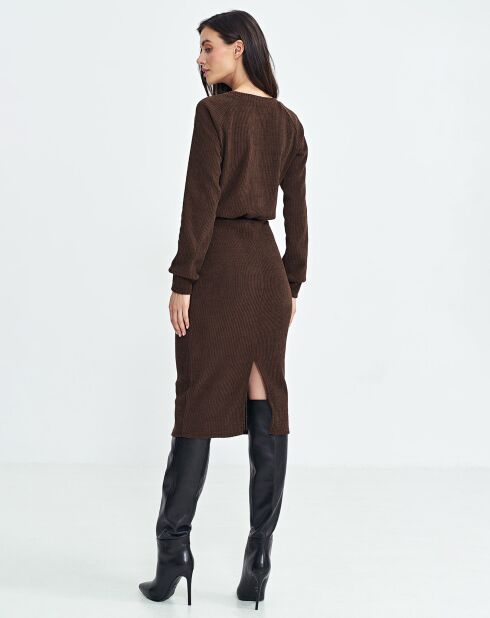 Vestido marrón rubí