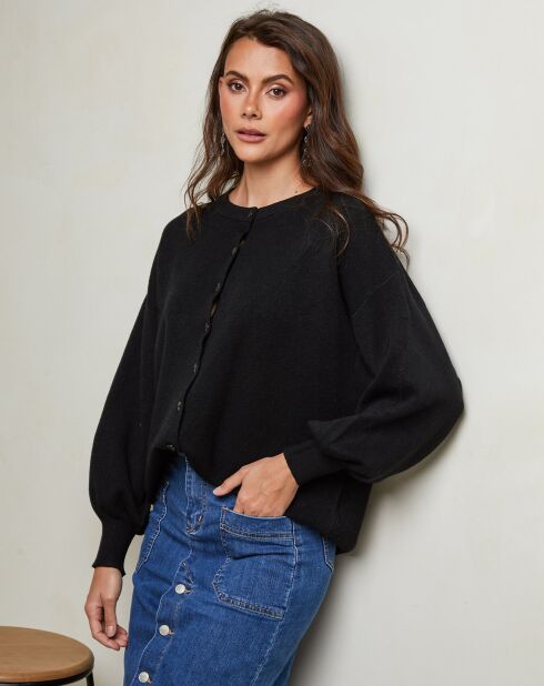 Hatvan schwarze Weste