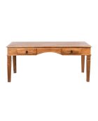 Grand bureau | Acacia Tyria