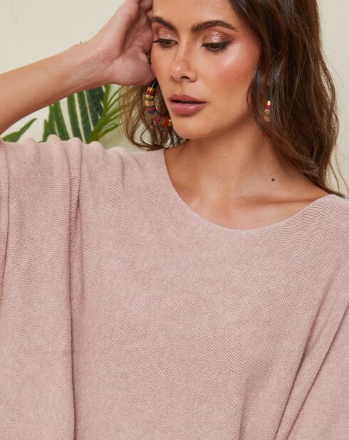 Rosafarbener Pullover Letavertes