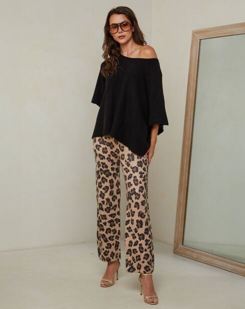 Letavertes schwarzer Pullover