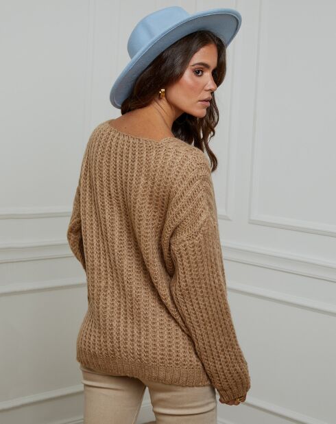 Pull Constance camel