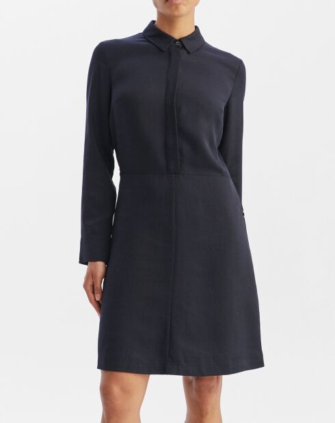 Robe cintrée noire