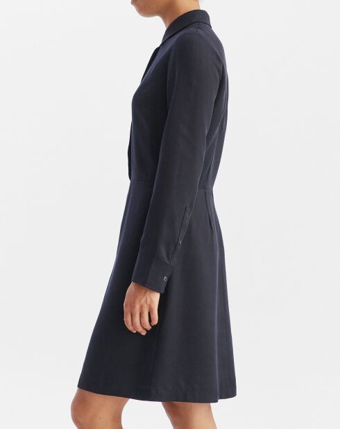 Robe cintrée noire