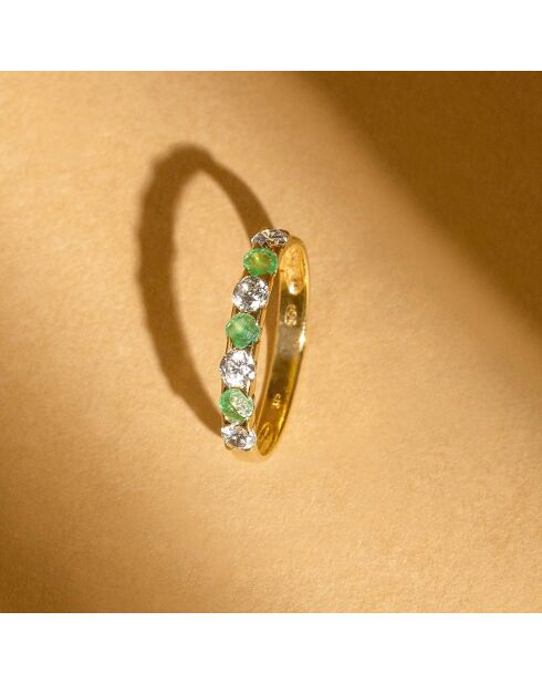 Geelgouden heilige smaragdgroene ring