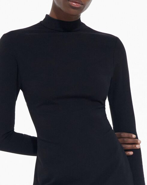 Robe Fitee détail Plumetis au dos noire