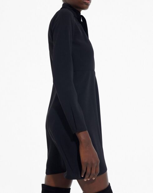 Robe Courte manches longues fermeture liens devant noire