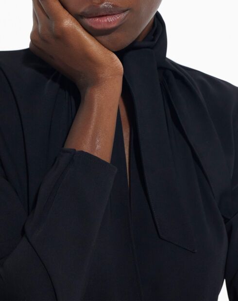 Robe Courte manches longues fermeture liens devant noire