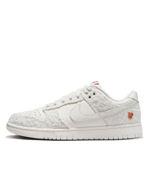 Sneakers Dunk Low Give Her Flowers blanches