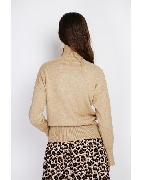 Pull en Cachemire mélangé col montant boutons dorés camel