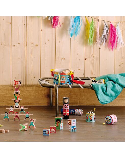 Tambour en métal Ingela P.Arrhenius