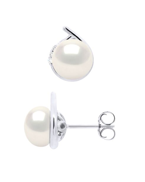 Boucles d'Oreilles Entourage Or Blanc, Diamants & Perles de Culture d'Eau Douce Boutons blanches 7-8 mm