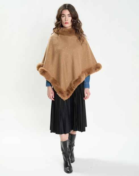 Poncho Naya camel