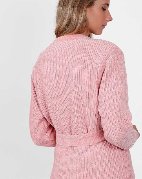 Klassischer rosafarbener Bademantel