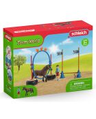 Course d'agility pour poney multicolore
