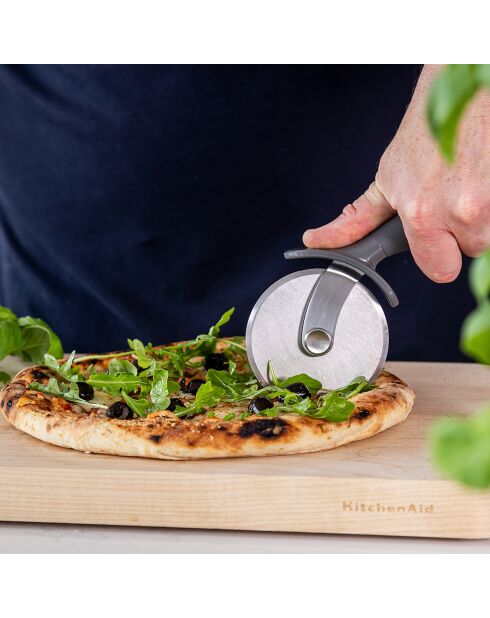 Coupe-pizza à poignée gris