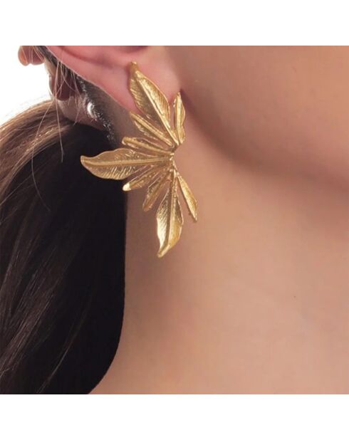 Boucles d'oreilles longues en plaqué Or avec feuille figurée sur laiton