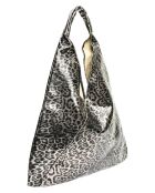 Sac hobo en Cuir Carla Ferreri léopard bronze - 35.5x44 cm