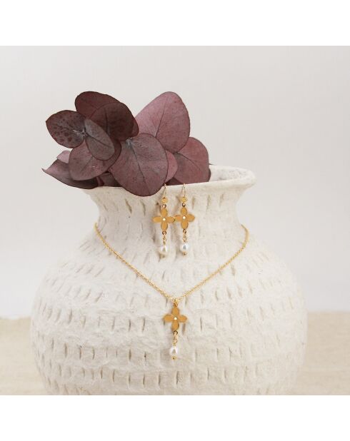 Collier Fleur en Laiton doré & Perle d'eau douce