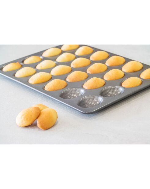 Mini moule à madeleine noir - 27.5x22x1.2 cm