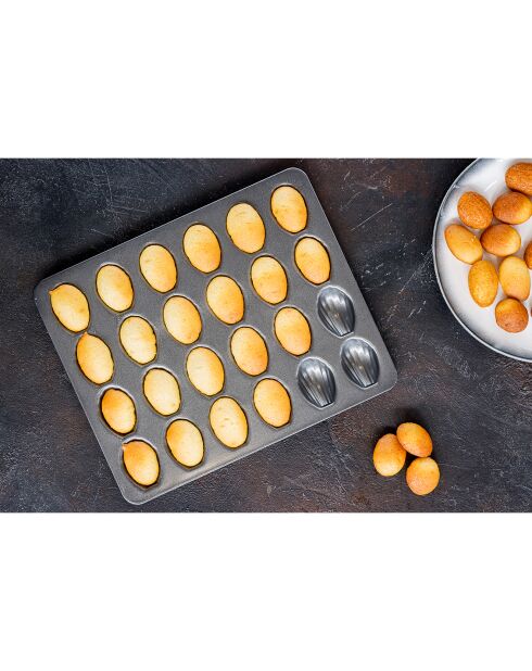 Mini moule à madeleine noir - 27.5x22x1.2 cm