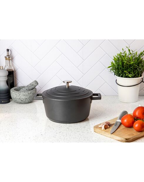 Cocotte avec Couvercle noire  - 2,5 L